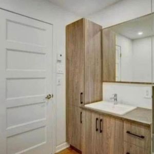 Beaux 4 1/2 rue Lasselle - Huntingdon - Photo 2