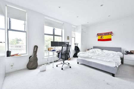 4 bedroom terraced house to rent - Photo 4