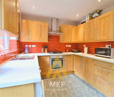 5 bedroom terraced house to rent - Photo 2 | Rentumo