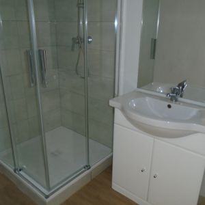 Studio de 32 m2 Place de l'hôtel de ville. Place et parking devant - Photo 2