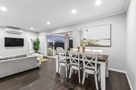 42 Superior Parade, Bridgeman Downs QLD 4035 - House For Rent | Domain - Photo 4