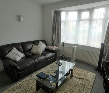 Semi-detached house to rent on - Photo 2