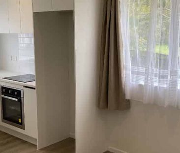 Weymouth - 3 Bedroom Home With Spacious Section - Photo 5