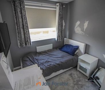 3 Bedroom House - Semi-Detached - Photo 6