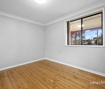 Cozy four-bedroom family home in a convenient location - Photo 6