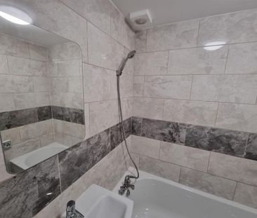 2 bedroom property to rent - Photo 4