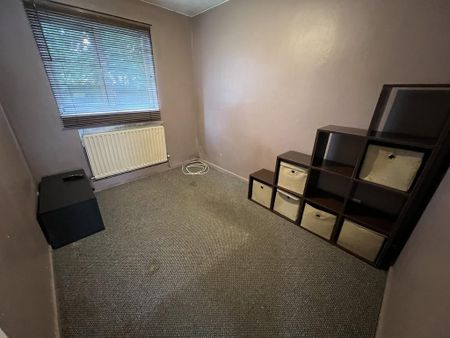 2 bedroom ground floor flat to rent - Photo 3