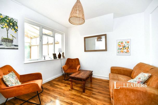 6 bedroom house to rent Newmarket Road, BN2 - Photo 1