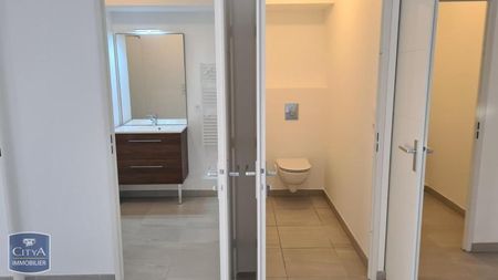 Location Appartement 2 pièces 53m² ST RAPHAEL 83700 - Photo 2