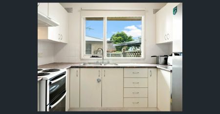 Family Home Nestled in a Quiet Cul-de-Sac - Photo 5