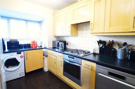 Broomfield Gate, Slough, SL2 - Photo 5