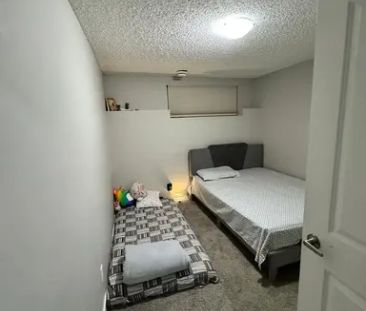 1 Bedroom legal basement suite in Evanston. big storage.,Separate e... - Photo 1