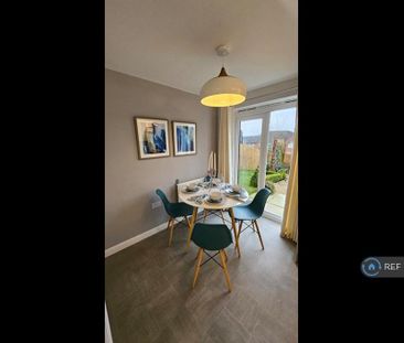 3 bedroom semi-detached house to rent - Photo 3