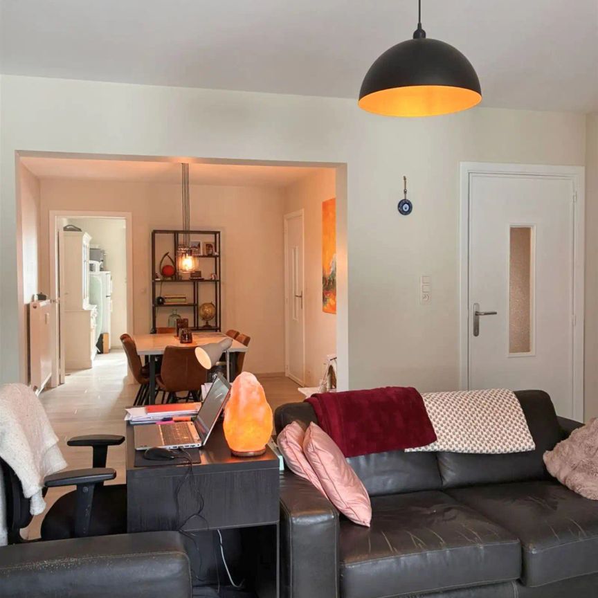 Ruim appartement, twee slaapkamers en tuin - Foto 1