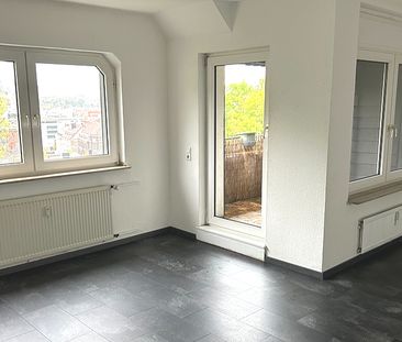 Große Dachgeschosswohnung mit tollem Ausblick - Photo 4