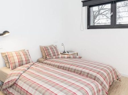 Praça de Pedro Nunes, Porto, Braga 4050-466 - Photo 3