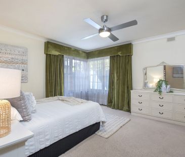 Delightful Spacious Family Home – Superb Location! - Photo 3