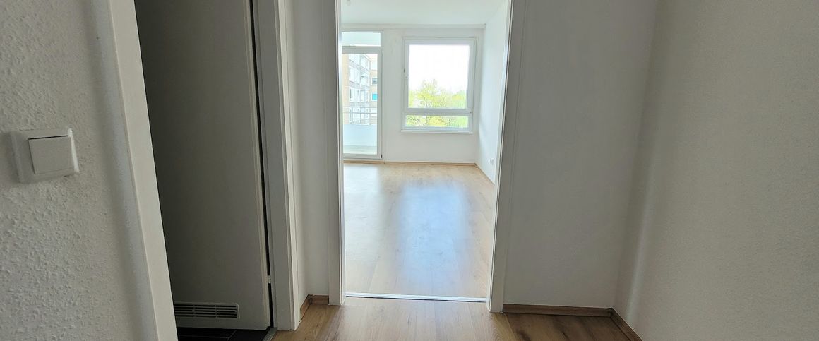 Schöne 2-Zimmer-Wohnung mit Balkon! - Foto 1