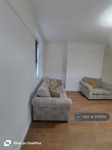 2 bedroom semi-detached house to rent - Photo 5