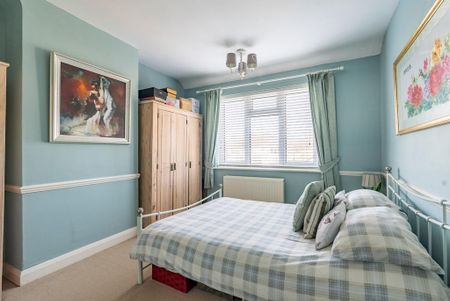 3 bedroom semi-detached house to rent - Photo 2