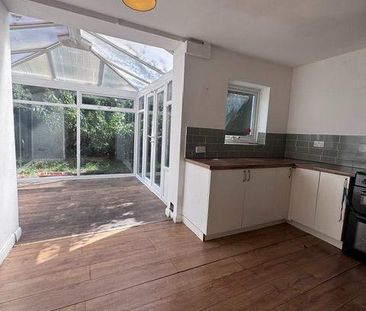 3 bedroom end of terrace house to rent - Photo 3