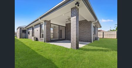 Stunning Family Home, 4 bed + study! - Photo 3