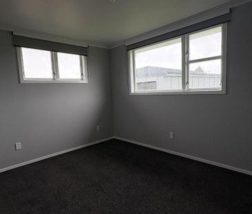 Modern Style, Convenience and Charm! - Photo 4