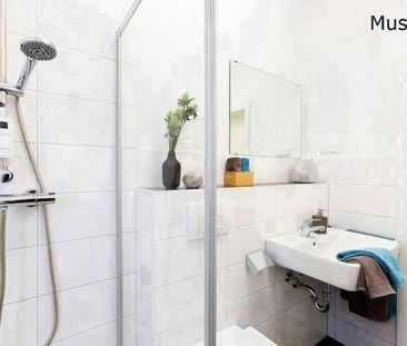 Neu Renovierte 1,5 Zimmer Wohnung im EG mit Balkon ! - Foto 1