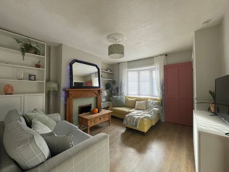 2 bedroom terraced house to rent - Photo 4