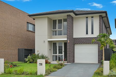 13 Empire Circuit, Penrith - Photo 3