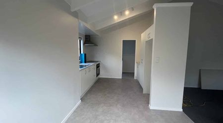 1/7 Vera Road, Te Atatu South - Photo 2