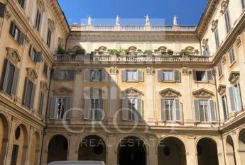 Center-Pantheon: Beautiful fully furnihed modern 1 bedroom, 2 bath loft in Historic building. Quiet, bright, parquet floors, high ceilings, air conditioning, close to services. # 2264