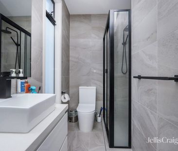 Two-Bedroom Townhouse in Yarraville - Photo 2