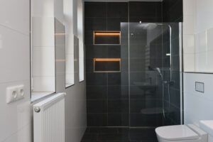 Schumannstr. 25, Wohnung 4 ~~~ Parkettboden, Maisonette, Balkon, Tageslichtbad mit Mulitimediaspiegel mit integriertem TV, Wanne und Dusche, Gäste-WC, Haus mit Aufzug - Foto 2