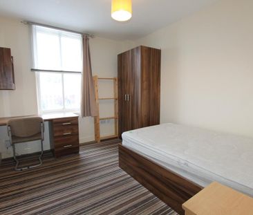 6 bedroom flat to rent - Photo 5