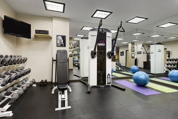 Bachelor Apartment - 565 Sherbourne - Photo 1