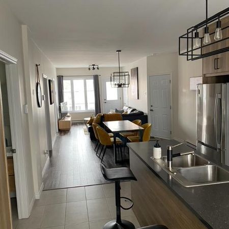 Beau et grand 5 1/2 à louer à St-Hyacinthe - Photo 3