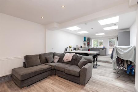 5 bedroom house to rent - Photo 2