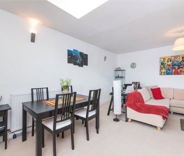 76 Claremont Road, Surbiton, Surrey, KT6 flat to rent - Photo 4