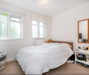 One Bed Apt, Warren Court, Euston Road, NW1 - Photo 1 | Rentumo