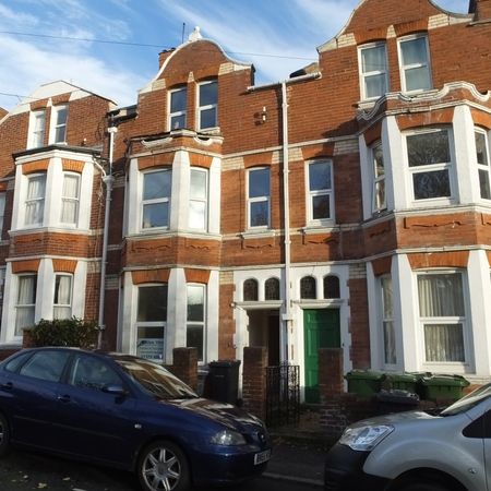 1 bed Studio Apartment - To Let - Photo 4