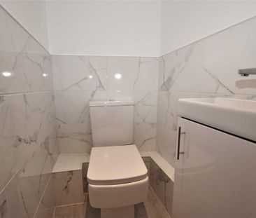 2 bed Flat for rent - Photo 4