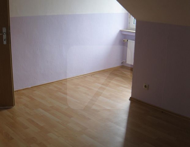 Halver-Oberbrügge: Gepflegte und gemütliche 2-Zimmer-Wohnung im Dachgeschoss - Photo 1