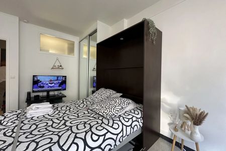 STUDIO MEUBLÉ AVEC BALCON – BAIL MOBILITÉ - Photo 2