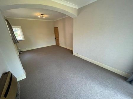 4 bedroom detached house to rent - Photo 3