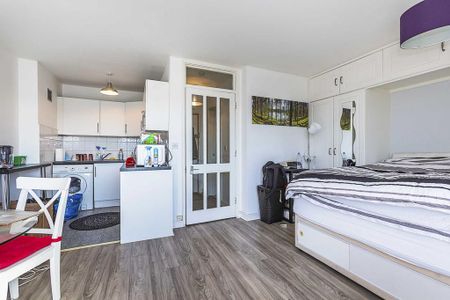 Studio to rent - Photo 3