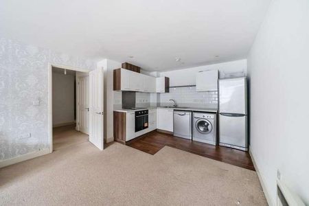 Fire Fly Avenue, Old Railway Quarter, SN2 - Photo 3