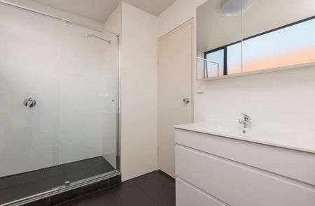 Bright & Modern 1BR - Perfectly Positioned - Photo 5