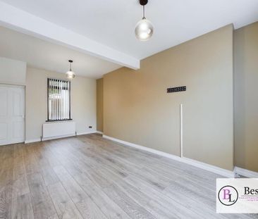 27 Albert Street, Larne, BT40 1LG - Photo 2