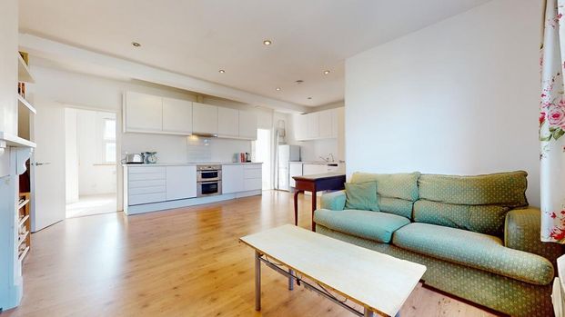 2 bedroom flat to rent - Photo 1